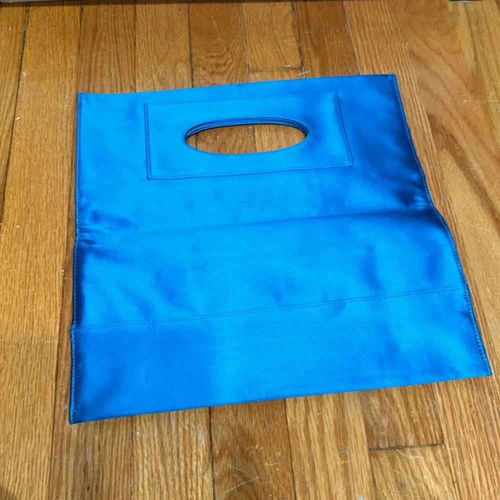BCBG satin foldable turquoise blue clutch - Picture 5 of 6
